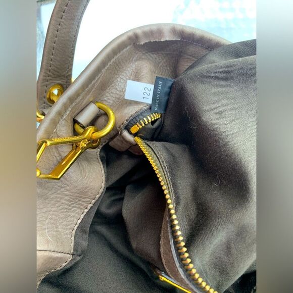 Authentic Very Large Vitello Lux Miu Miu 2way Satchel. Excellent preloved bag. - Picture 14 of 14